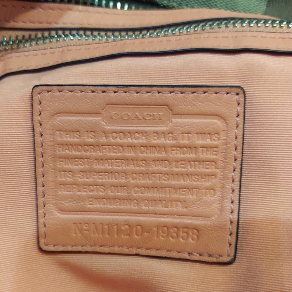 Coach Hamptons Weekend Jacquard & Leather Signature Shoulder Bag EUC - Picture 12 of 12